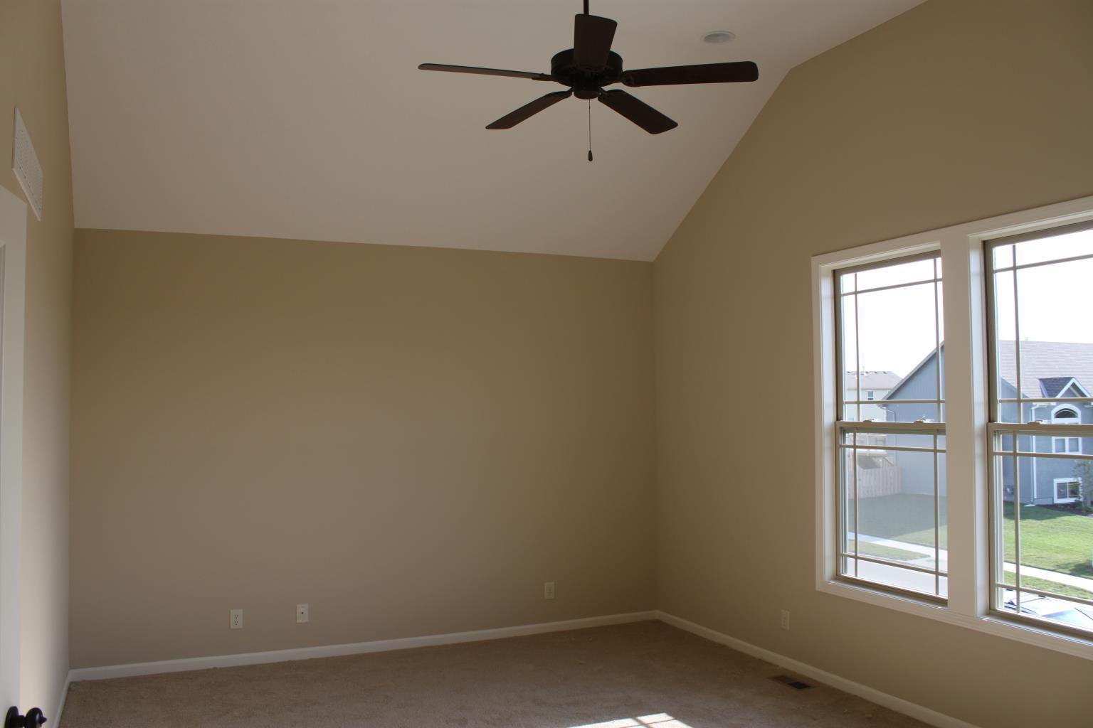 Listing Image #9