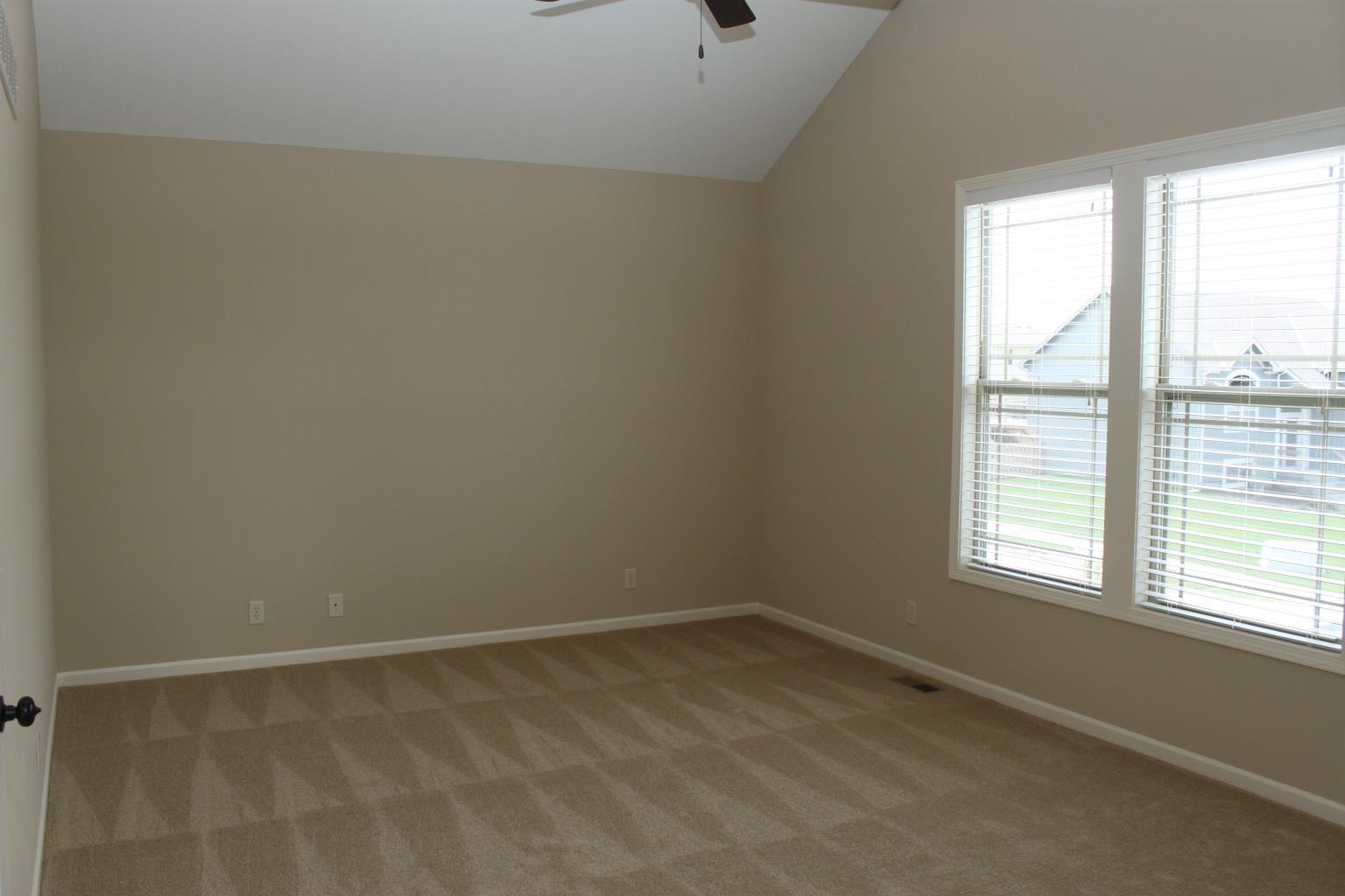 Listing Image #10